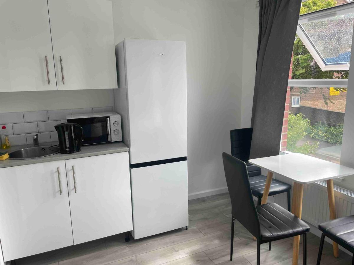 Studio Flat Private Shower Wc And Kitchenette London Ngoại thất bức ảnh